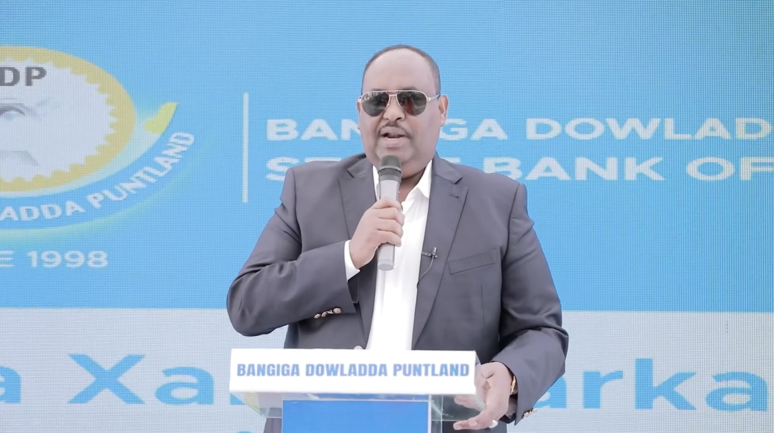 Madaxweynaha Puntland, Saciid Cabdullaahi Deni, ayaa ku dhawaaqay in Puntland ay yeelan doonto lacag u gaar ah oo ka duwan shilinka Soomaaliga.